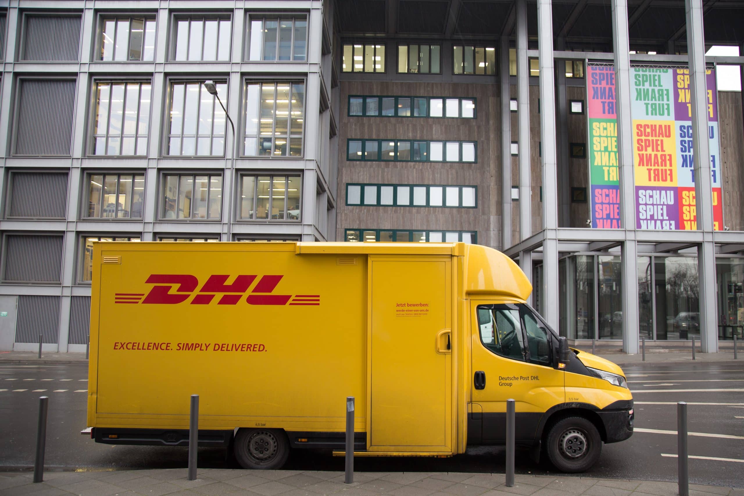 Camion de livraison DHL
