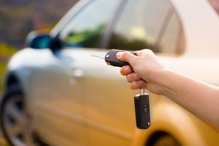Où placer un tracker sur sa voiture ?